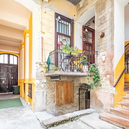Simple And Central A C Home Budapest Exterior photo