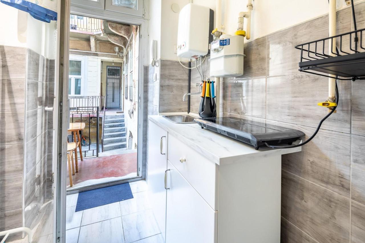 Simple And Central A C Home Budapest Exterior photo