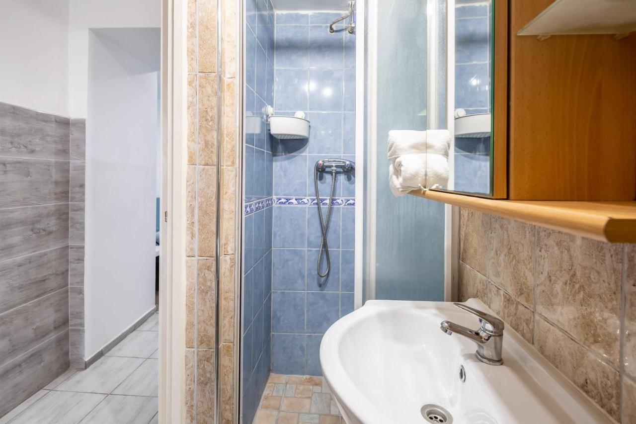 Simple And Central A C Home Budapest Exterior photo