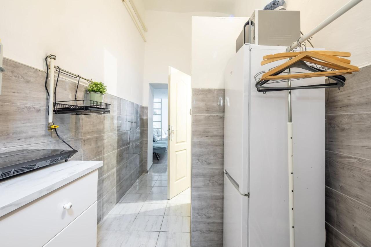 Simple And Central A C Home Budapest Exterior photo